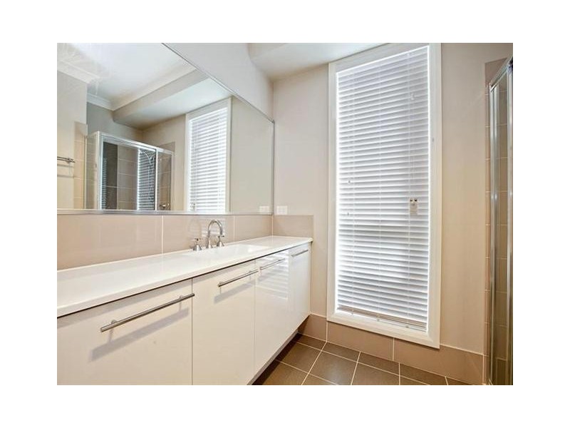 61 Robey Ave, Middleton Grange NSW 2171