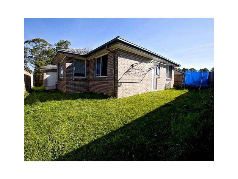 61 Robey Ave, Middleton Grange NSW 2171