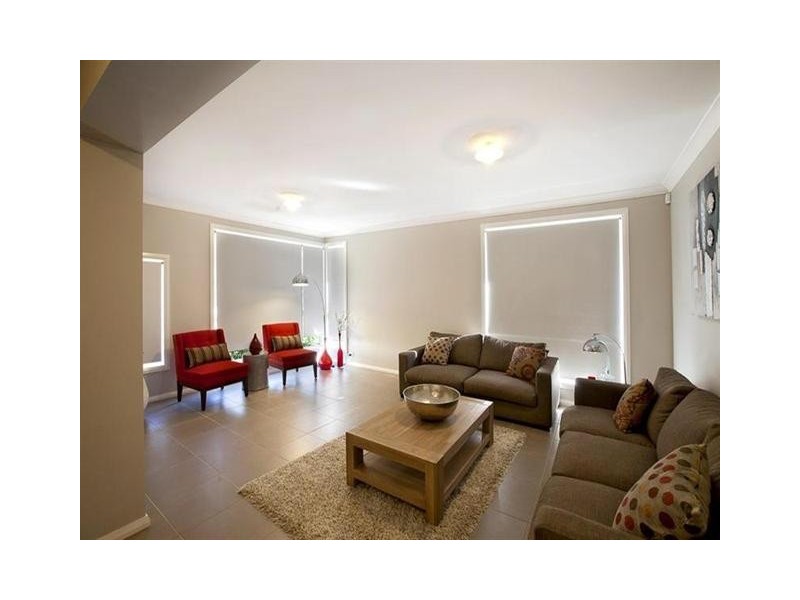 61 Robey Ave, Middleton Grange NSW 2171