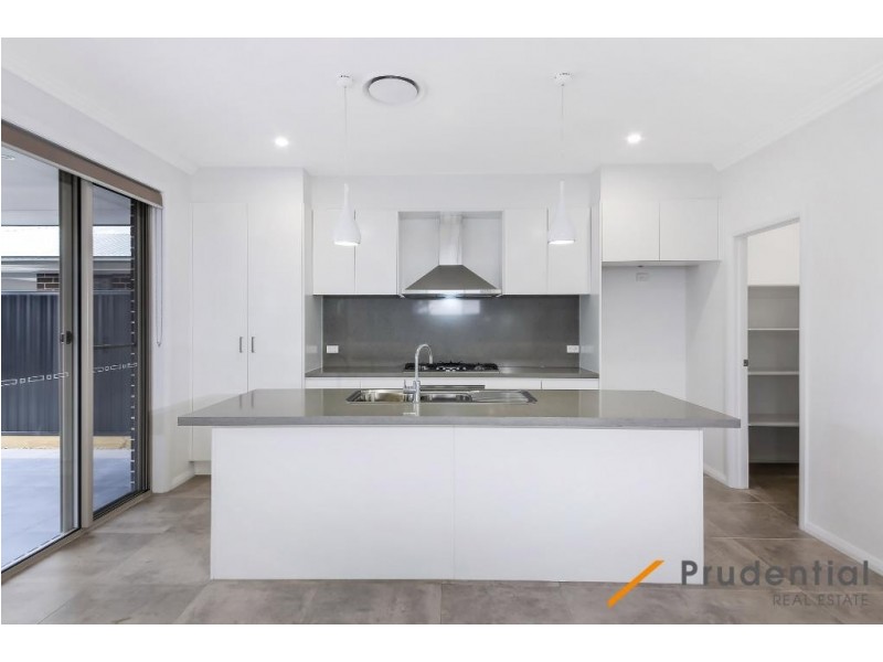 13 Rattey Ave, Edmondson Park NSW 2174