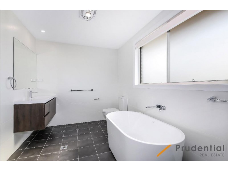 13 Rattey Ave, Edmondson Park NSW 2174