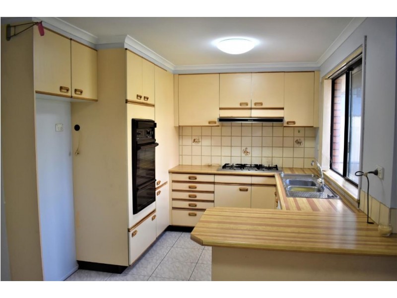 60 Napier Avenue, Lurnea NSW 2170