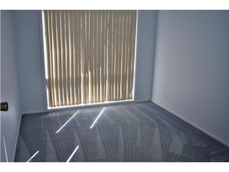 60 Napier Avenue, Lurnea NSW 2170