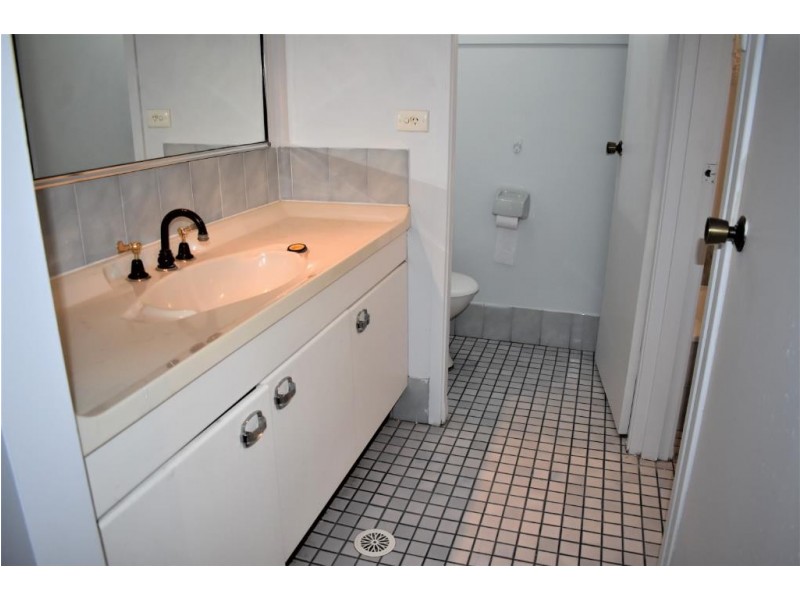 60 Napier Avenue, Lurnea NSW 2170