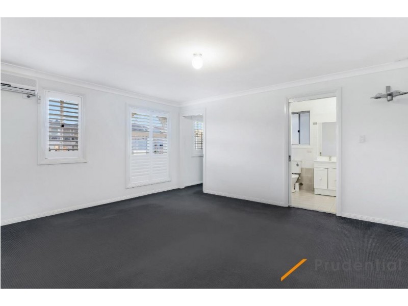 39 Thistle Circuit, Green Valley NSW 2168