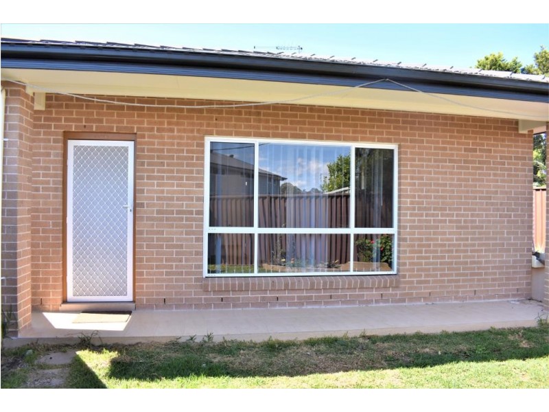 18A Champion St, Glenfield NSW 2167