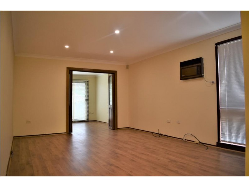 60 Hillview Parade, Lurnea NSW 2170