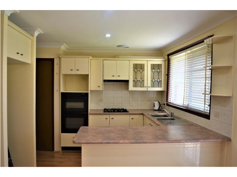 60 Hillview Parade, Lurnea NSW 2170