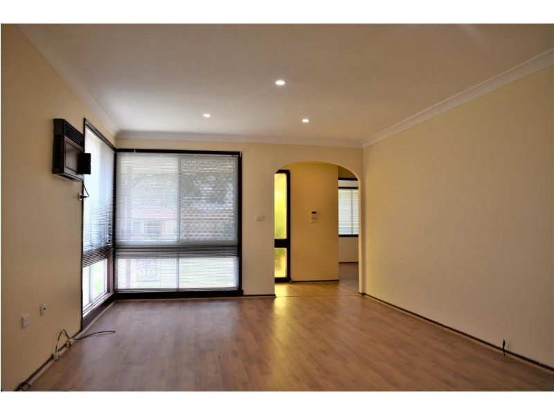 60 Hillview Parade, Lurnea NSW 2170