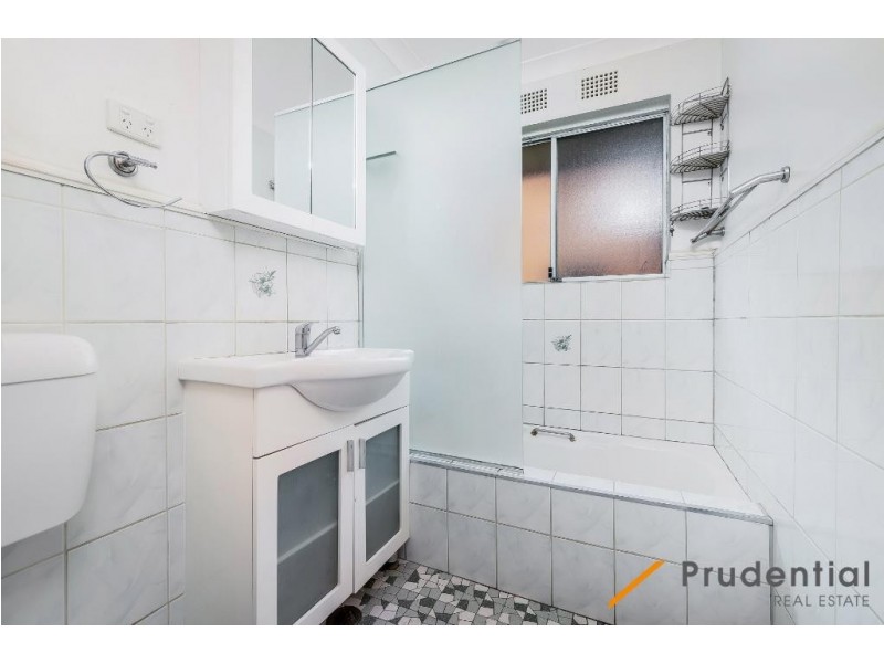 5/115 Moore St, Liverpool NSW 2170