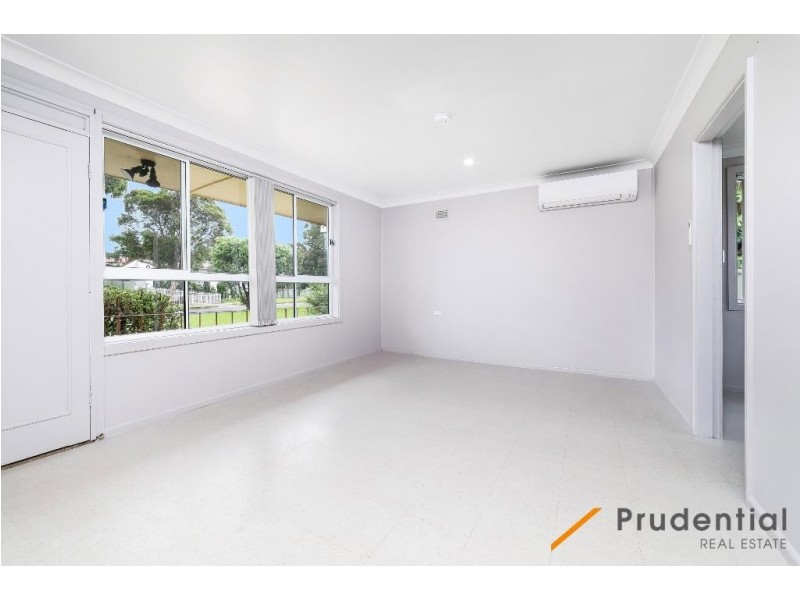 10 Galloway St, Busby NSW 2168