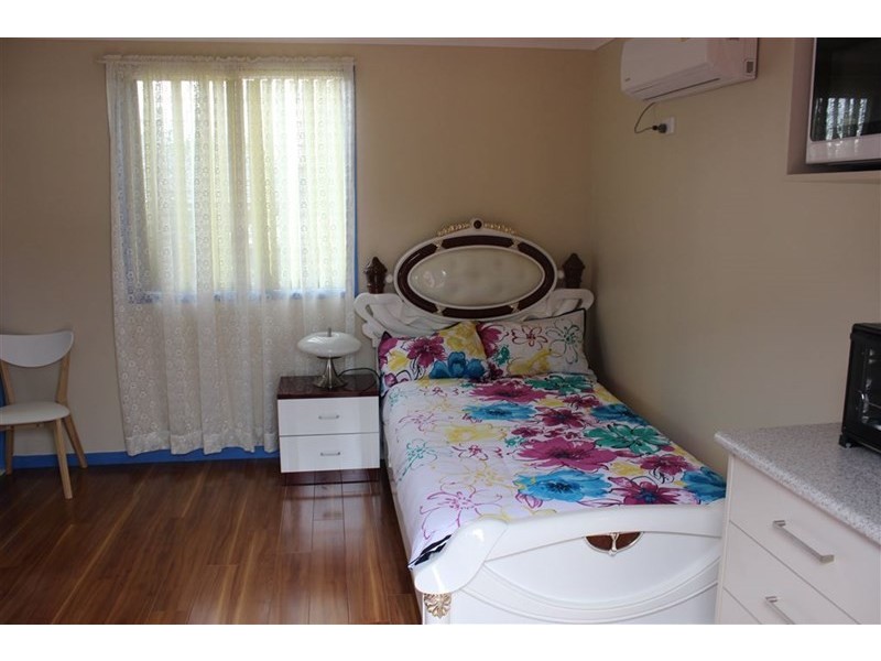 10a Tallowood Ave, Casula NSW 2170