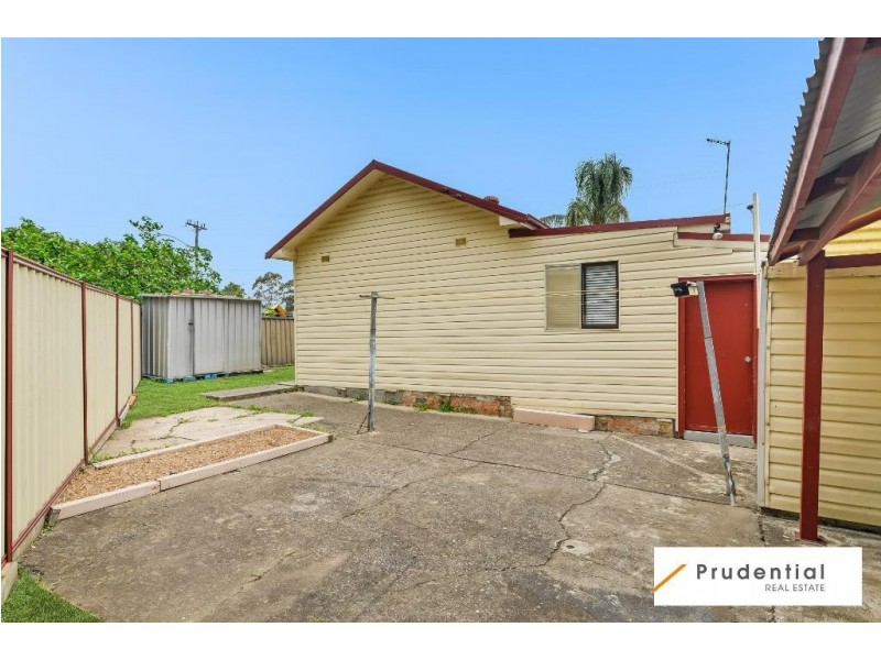 3 Grove St, Casula NSW 2170