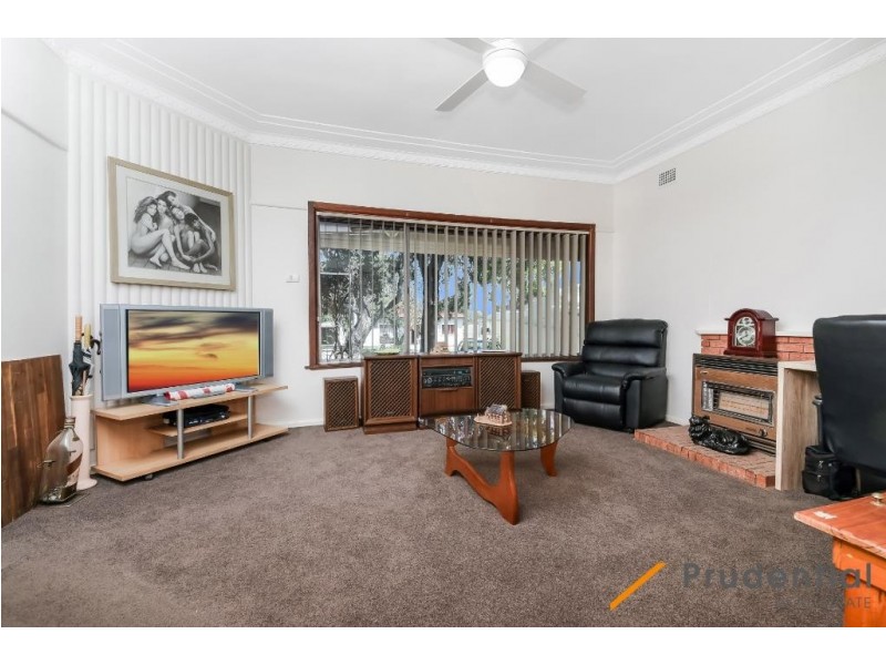 27 Dale Ave, Liverpool NSW 2170