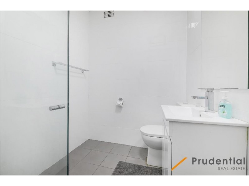 27 Dale Ave, Liverpool NSW 2170