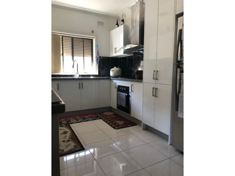 2/6-8 Roland Ave, Liverpool NSW 2170