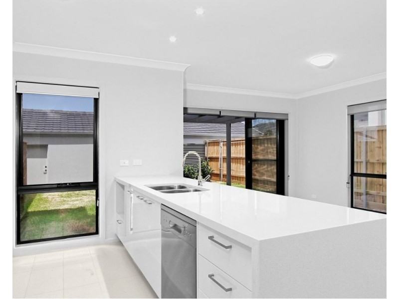 17 Kermond  Walk, Moorebank NSW 2170