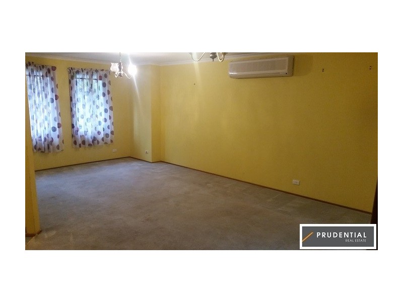 4 Esher Mews, Wattle Grove NSW 2173