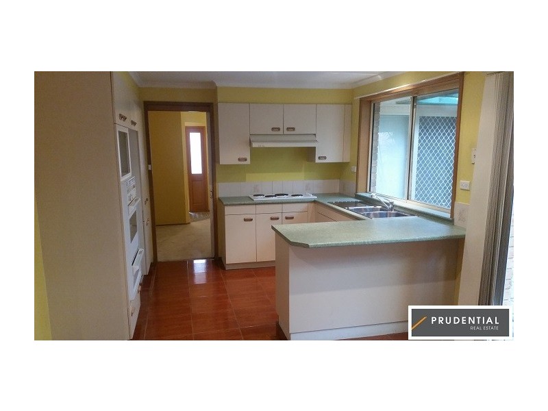 4 Esher Mews, Wattle Grove NSW 2173