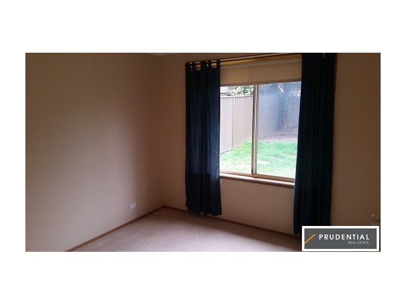 4 Esher Mews, Wattle Grove NSW 2173