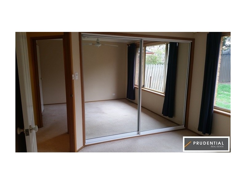 4 Esher Mews, Wattle Grove NSW 2173