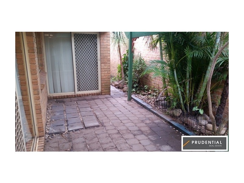 4 Esher Mews, Wattle Grove NSW 2173