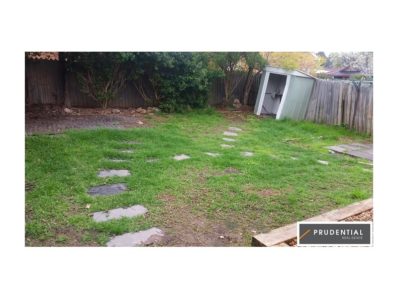 4 Esher Mews, Wattle Grove NSW 2173