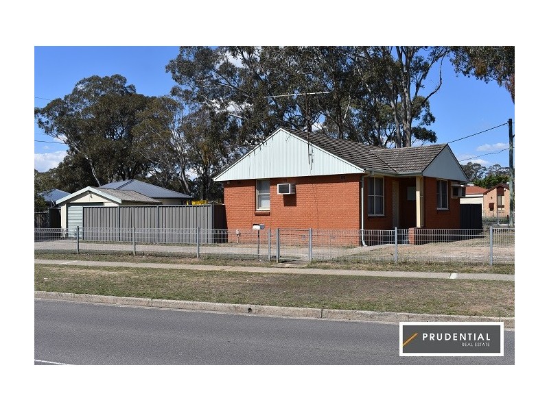 198 Graham Avenue, Lurnea NSW 2170