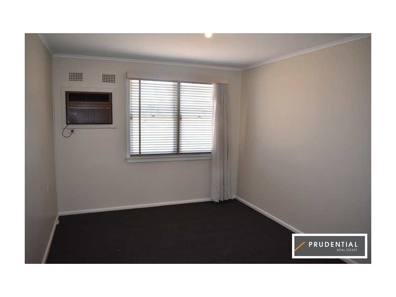 198 Graham Avenue, Lurnea NSW 2170