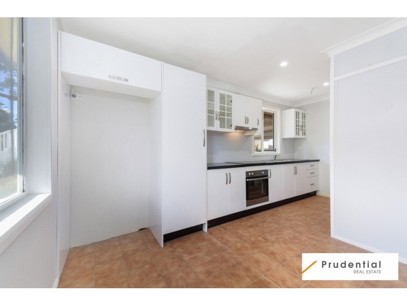 10 Dalkeith St, Busby NSW 2168