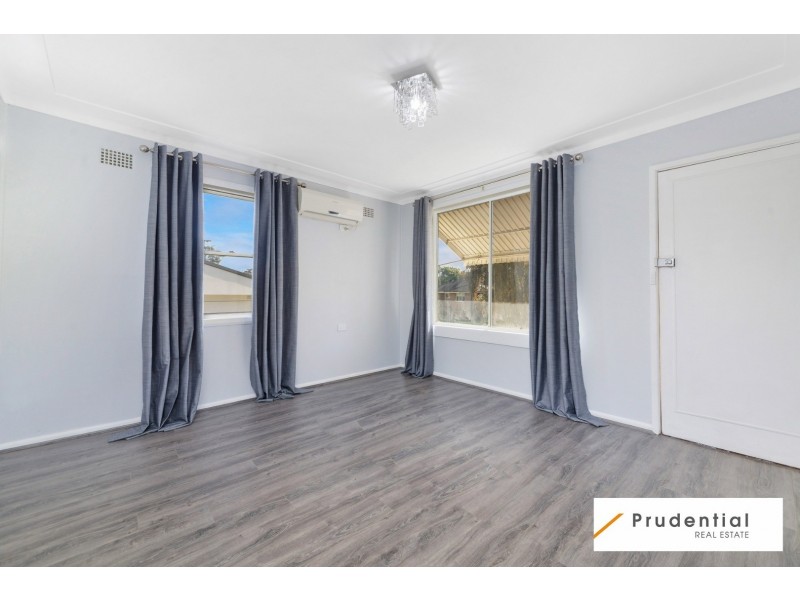 10 Dalkeith St, Busby NSW 2168