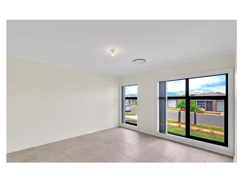 37 Fairbrother Ave, Denham Court NSW 2565