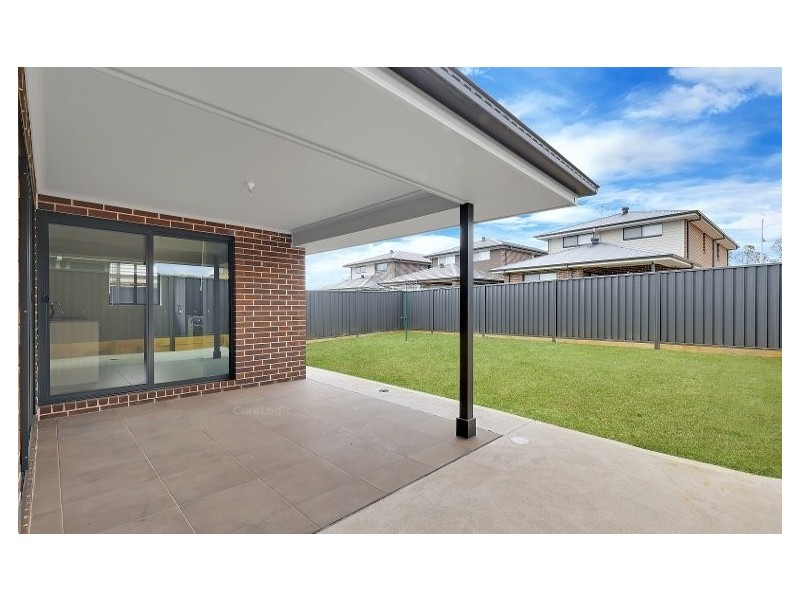 37 Fairbrother Ave, Denham Court NSW 2565