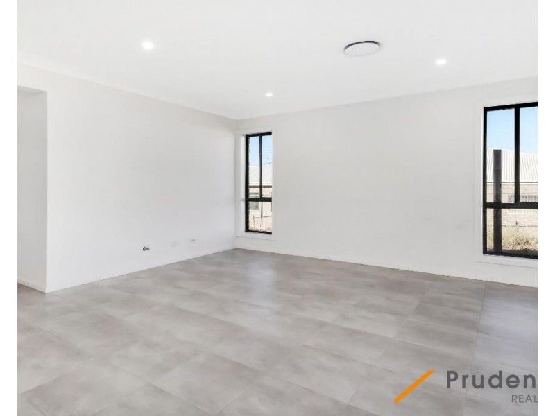 100 Seventeenth Ave, Austral NSW 2179