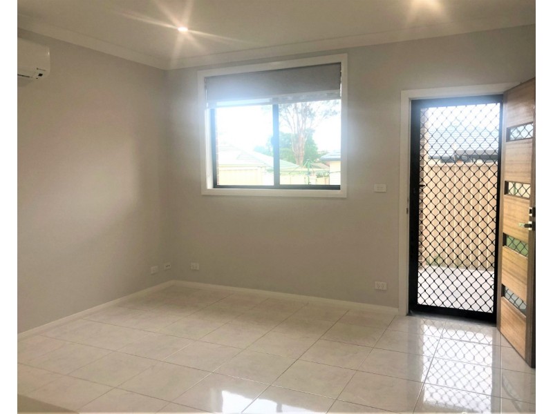 23a Hillview Pde, Lurnea NSW 2170