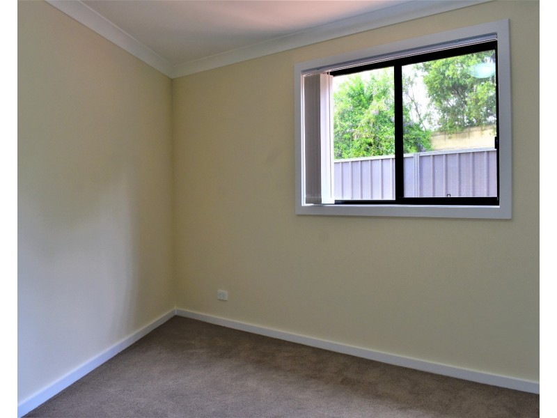 12a Paperbark Cct, Casula NSW 2170