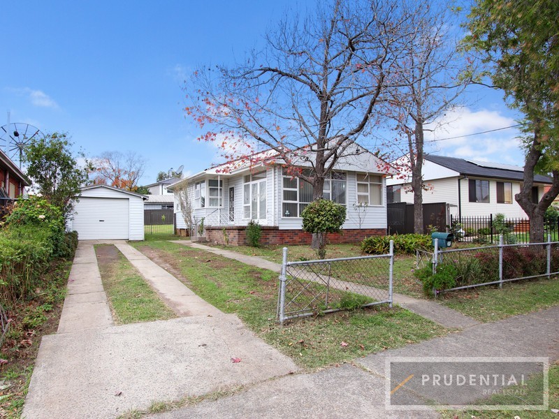 36 Hill Rd, Lurnea NSW 2170