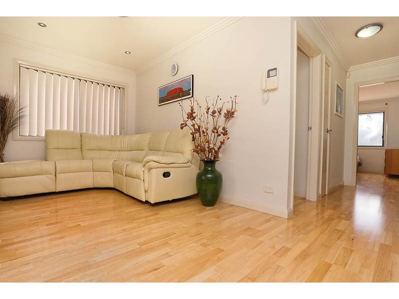 17/18 Holland Crescent, Casula NSW 2170