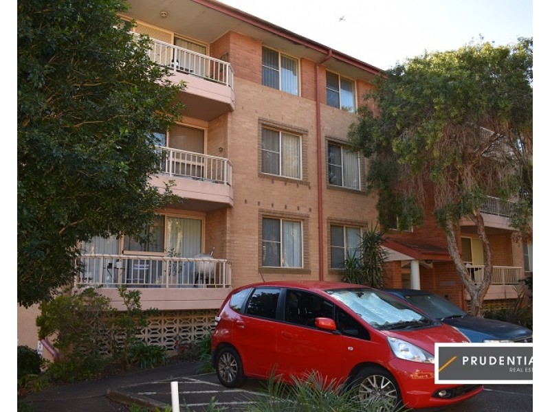 6/4 Mead Drive, Chipping Norton NSW 2170