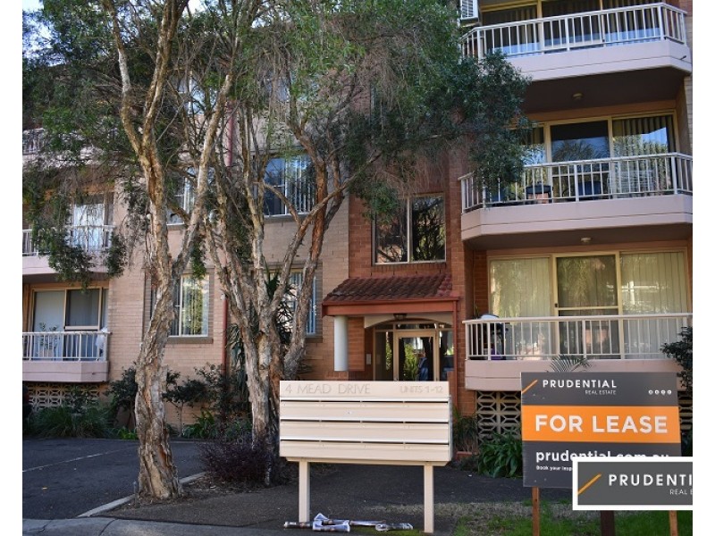 6/4 Mead Drive, Chipping Norton NSW 2170