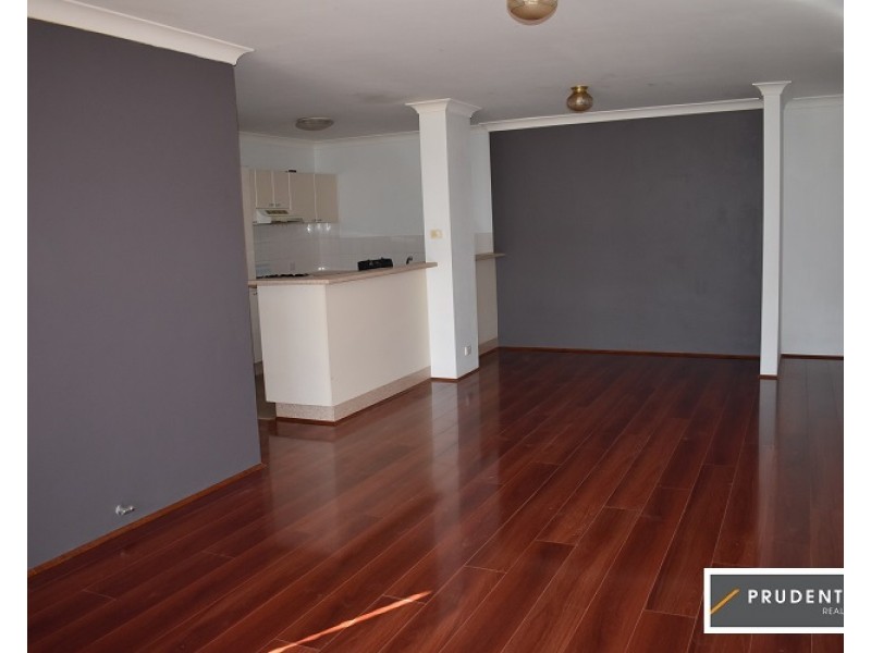 6/4 Mead Drive, Chipping Norton NSW 2170