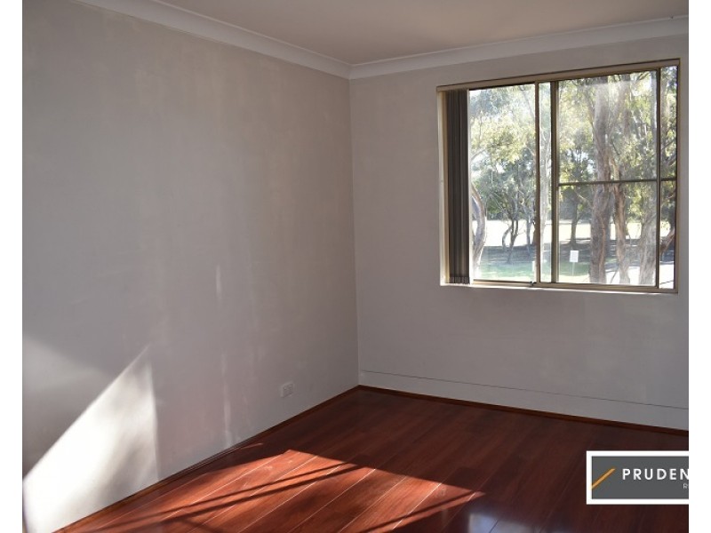 6/4 Mead Drive, Chipping Norton NSW 2170