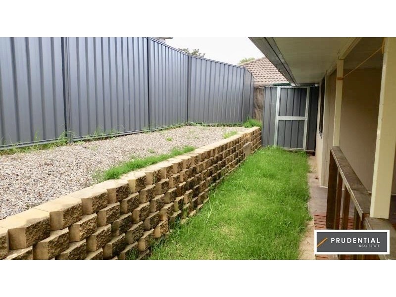 6 Namatjira Close, Eagle Vale NSW 2558