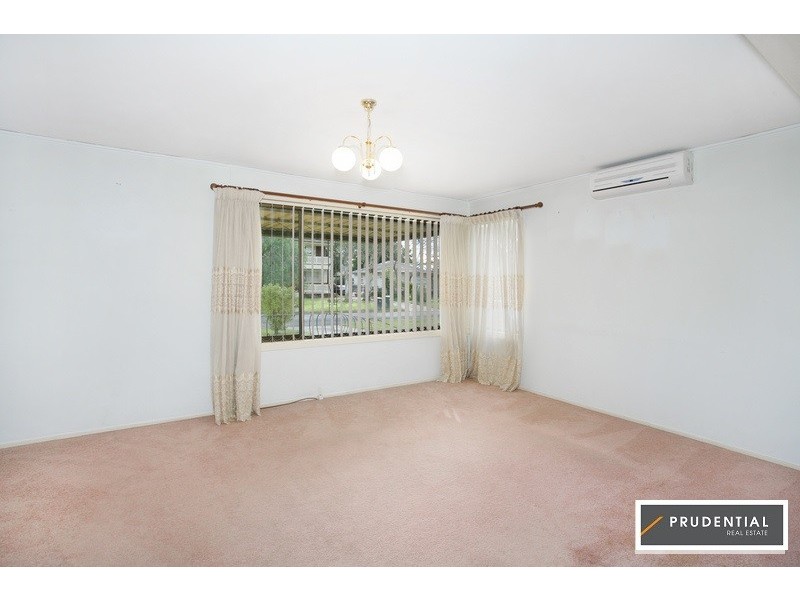 25 Weir Crescent, Lurnea NSW 2170