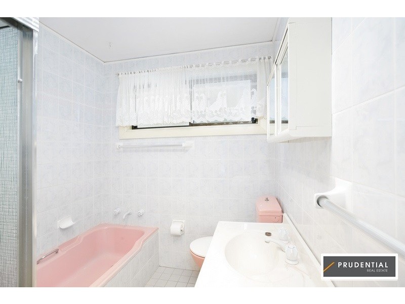 25 Weir Crescent, Lurnea NSW 2170