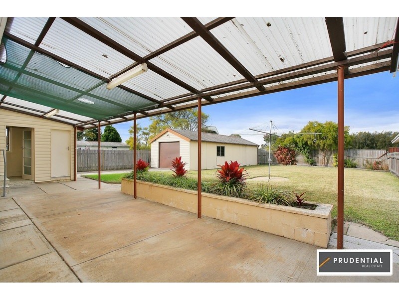 25 Weir Crescent, Lurnea NSW 2170