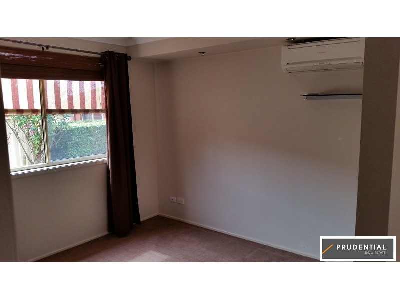 6 Natalie Close, Casula NSW 2170