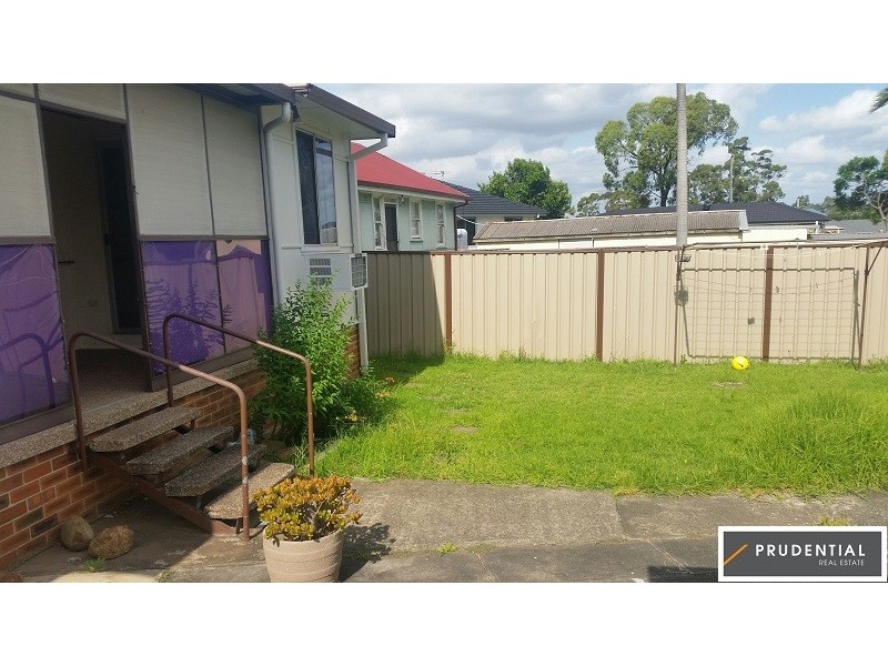 8 Clingan Avenue, Lurnea NSW 2170