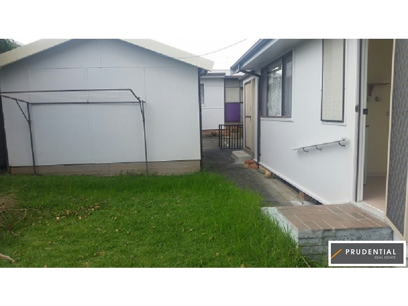 8A Clingan Avenue, Lurnea NSW 2170