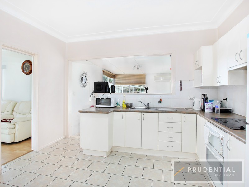 8 Coolaroo Crescent, Lurnea NSW 2170